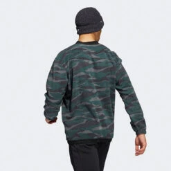 Adidas Texture Print Crew Golf Sweater -Calla Golf Club Shop Adidas AW22 Texture Print Crewneck HF6523 SWADI320 Black Grey Six Shadow Green Model 3