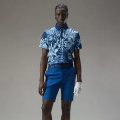 J.Lindeberg Martin Print Golf Polo Shirt 9 J.Lindeberg Martin Print Golf Polo Shirt -Calla Golf Club Shop J.Lindeberg Martin Print Regular Fit Polo GMJT07413 0470 SHLIN150 Hibiscus BlueWhite Model 1