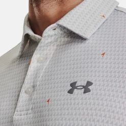 Under Armour Playoff 2.0 Flag Print Golf Polo Shirt -Calla Golf Club Shop Under Armour AW22 Playoff 2.0 Flag Print Polo Shirt 1327037 146 SHUND301 L White Halo Gray Steel Model 2