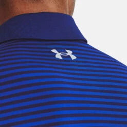 Under Armour Playoff 2.0 Hollen Stripe Golf Polo Shirt -Calla Golf Club Shop Under Armour AW22 Playoff 2.0 Hollen Stripe Polo Shirt 1327037 489 SHUND298 Bauhaus Blue Versa Blue Oxford Blue Model 2