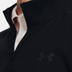 Under Armour Storm Windstrike 1/2 Zip Golf Wind Top -Calla Golf Club Shop Under Armour AW22 Storm Windstrike 1 2 Zip Wind Top 1370156 001 WTUND084 S Black Jet Gray Model 2